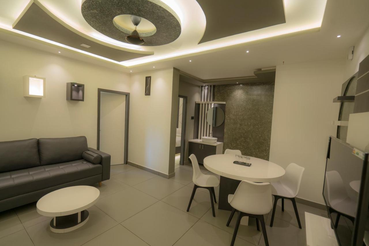 Bbc Luxury Apartments Perintalmanna Exterior foto